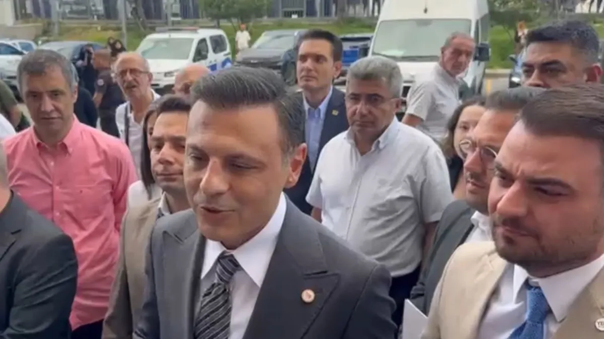 SON DAKİKA... Yeni Partili Özgür Çelik ifade vermek üzere adliyeye geldi: Akılalmaz iftiralarla Meclis Üyesi Ayhan Aydın'ı hedef almıştı
