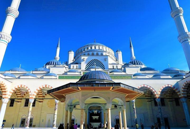 CUMA NAMAZI SAATLERİ 11 EYLÜL 2026: Cuma Namazı Saat Kaçta? İşte Diyanet'e Göre İstanbul, Ankara, İzmir İl İl Cuma Saatleri