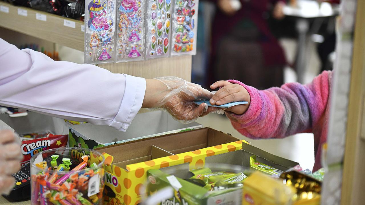İstanbul'da ihtiyaç sahibi öğrencilere 2 bin lira kantin desteği verilecek