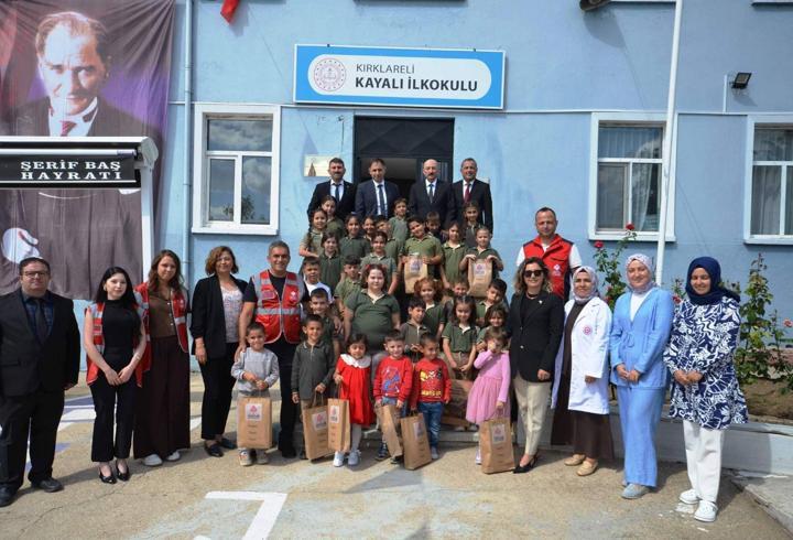 Vakıflardan öğrencilere eğitim desteği