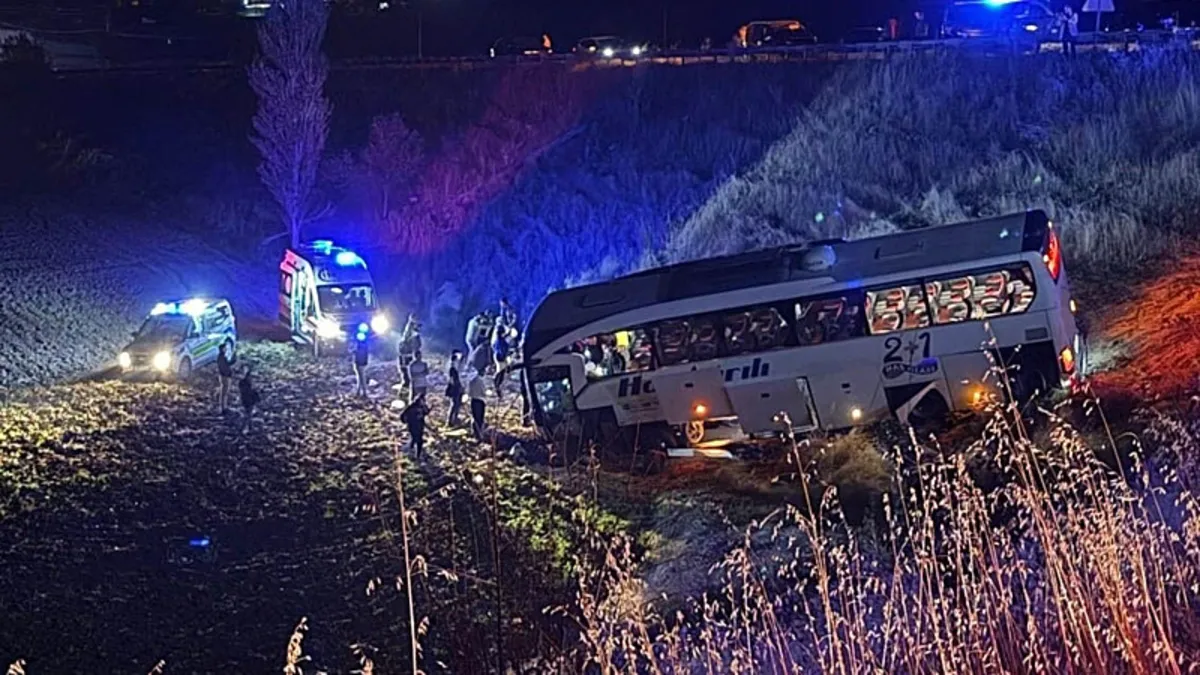 Amasya'da feci kaza: Yolcu otobüsü şarampole uçtu! 24 kişi yaralandı