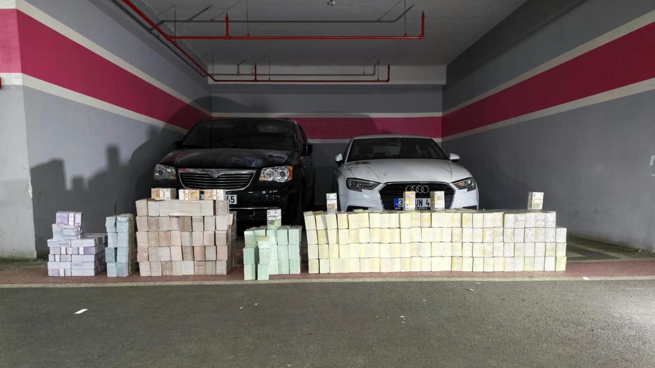 Vanlı Kara Haydar'ın araçlarından 934 milyon lira değerinde döviz çıktı