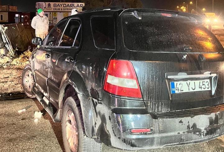 Cip, iş yerinin bahçe duvarına çarptı: 4 yaralı