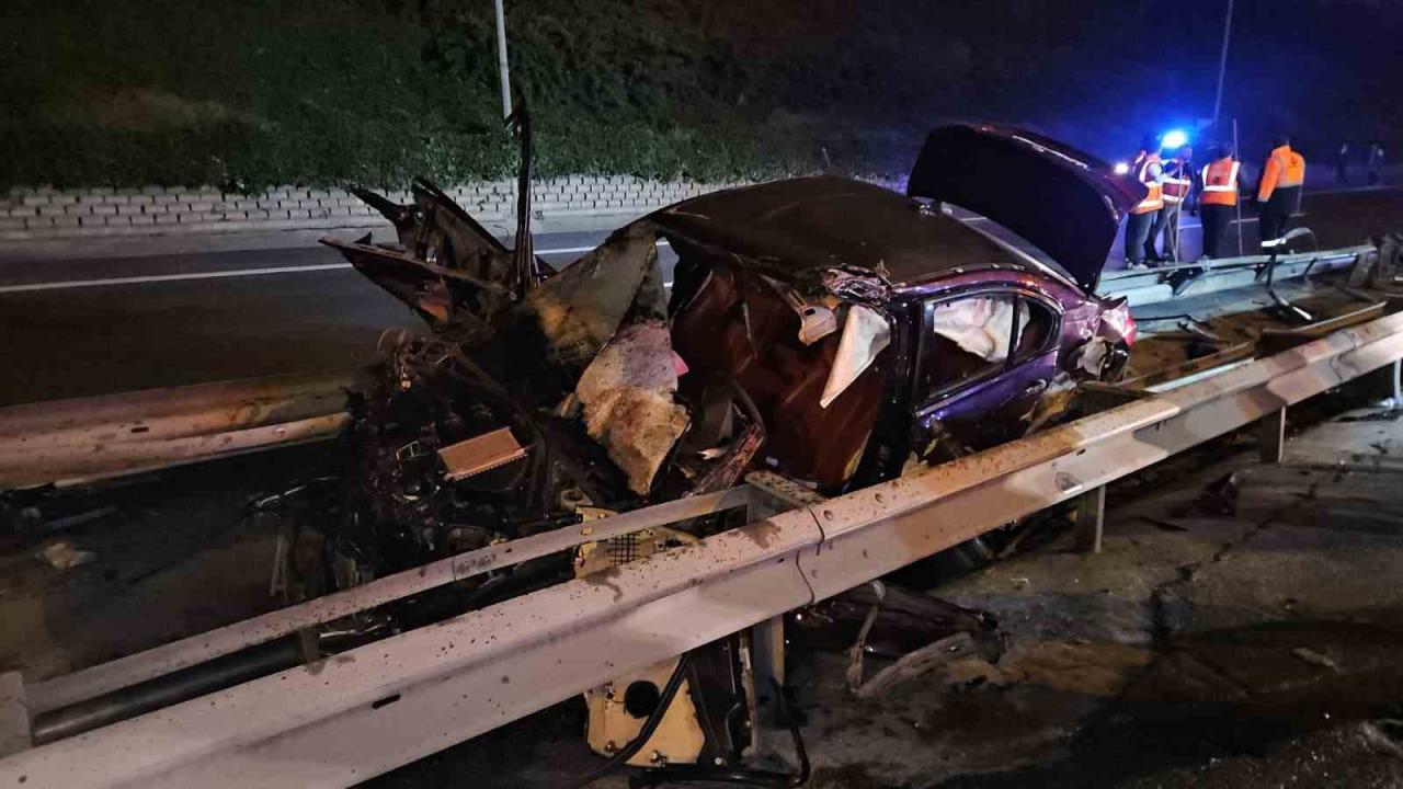 Kağıthane'de otomobil ile taksi çarpıştı: 1 ölü, 2 yaralı