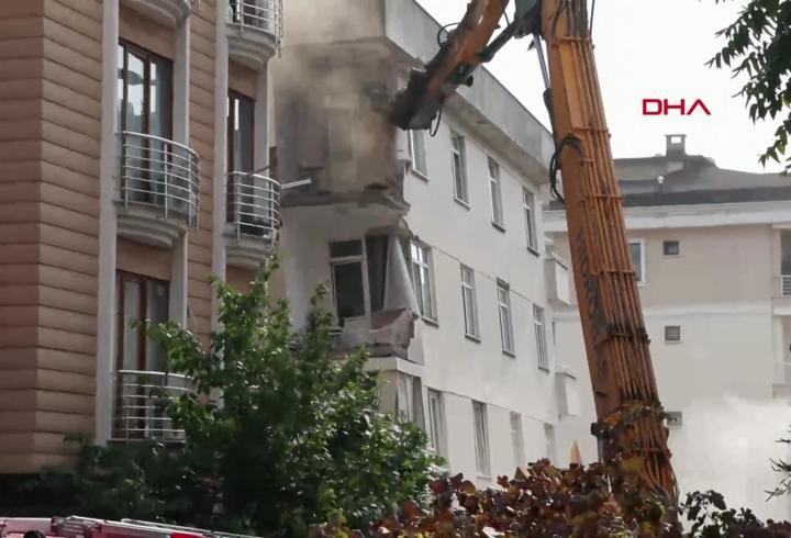 Maltepe'de çöken bina yıkılıyor, kurtarma sürüyor!