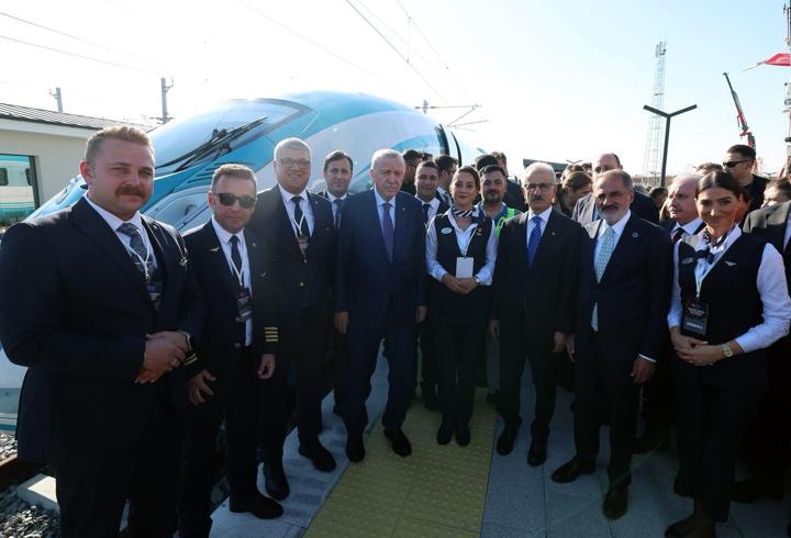 Türkiye’nin en yeni hızlı tren hattında seferler başladı