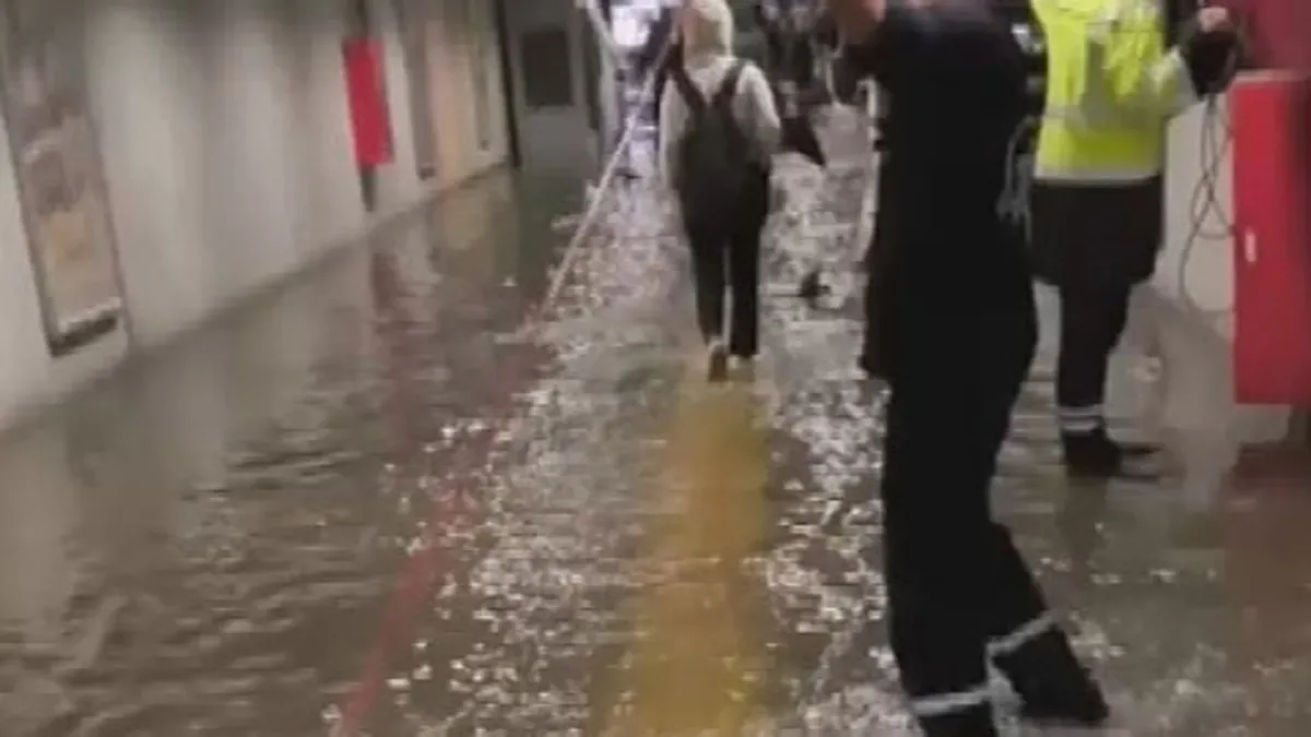 İstanbul'da metro istasyonları sular altında! Birçok sefer peş peşe iptal edildi: Vatandaşlar yollarda mahsur kaldı