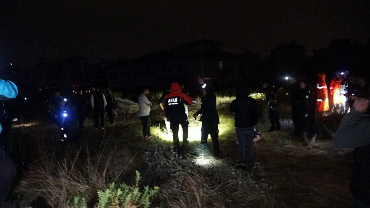 Antalya'da hortum faciası: İşçilerin kaldığı 2 konteyner havaya savruldu! 4 ölü, 2 yaralı