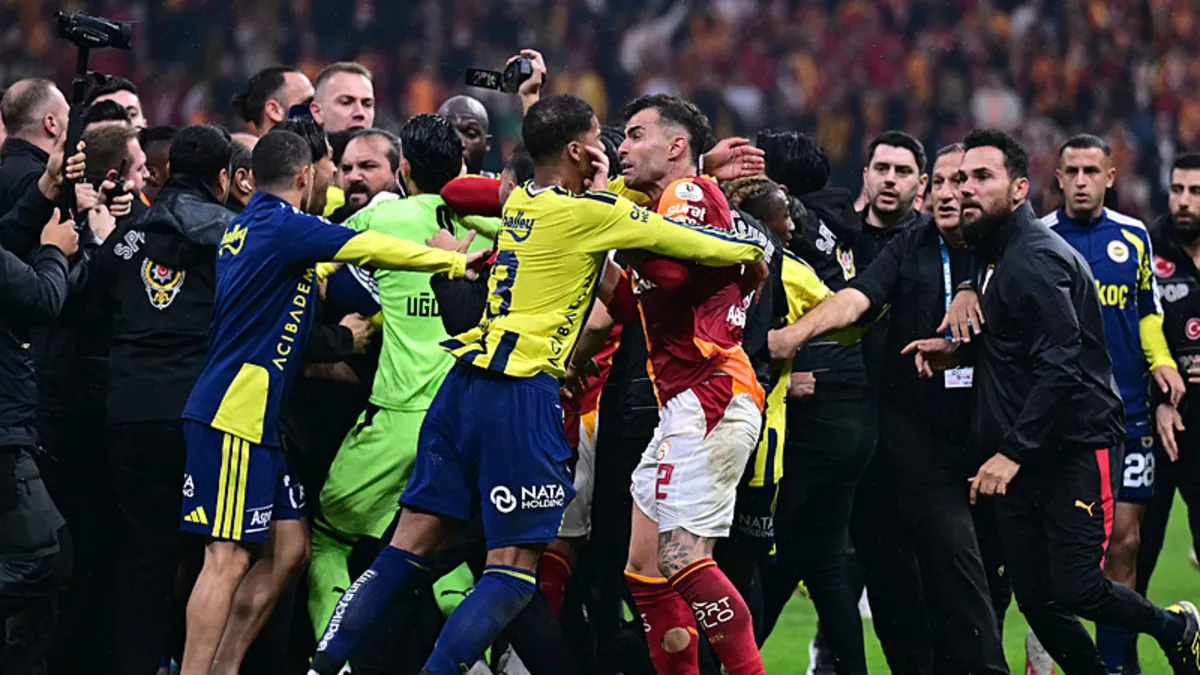 SON DAKİKA | Galatasaray-Fenerbahçe derbisinin faturası ortaya çıktı! 4 kişi PFDK'ya sevk edildi