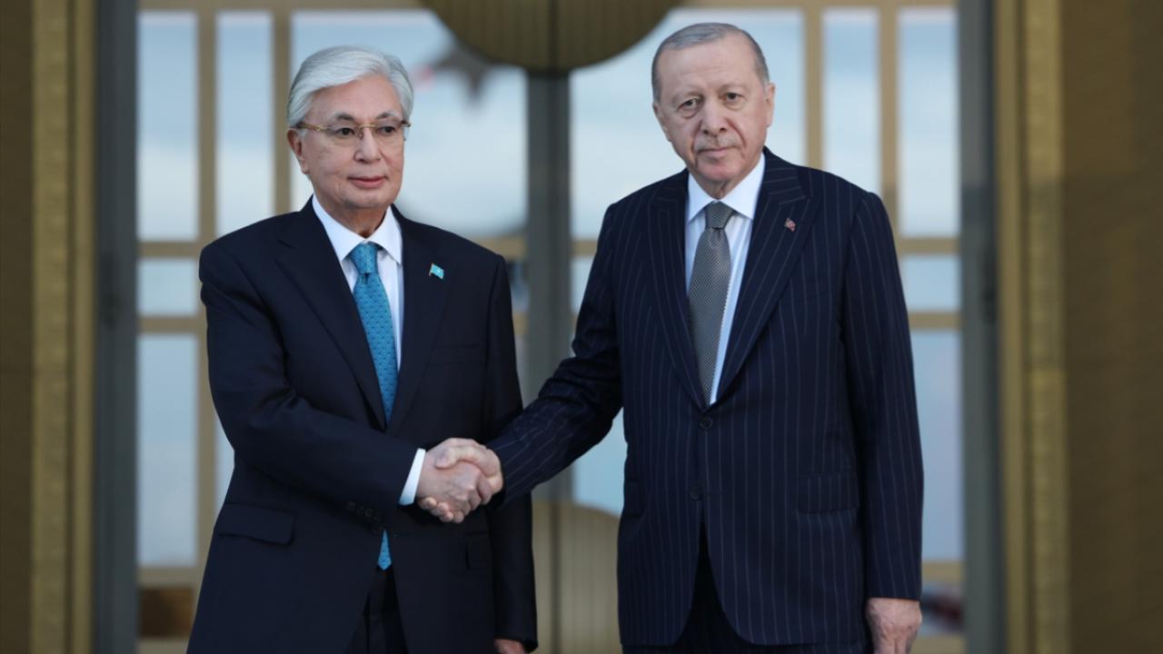 Cumhurbaşkanı Erdoğan, Kazakistan Cumhurbaşkanı Tokayev ile görüştü