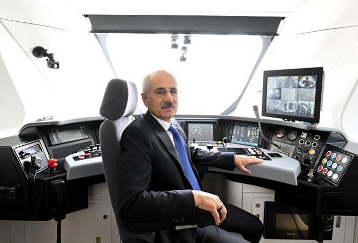 Bakan Uraloğlu, milli hızlı trenle Ankara-Kırıkkale hattında test sürüşü yaptı