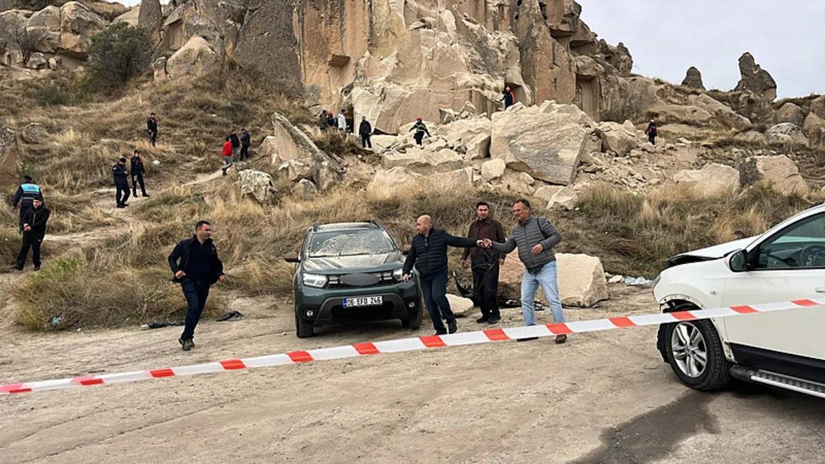 SON DAKİKA... Kapadokya Göreme Açıkhava Müzesi girişinde peribacası çöktü: 3 ölü 5 yaralı!