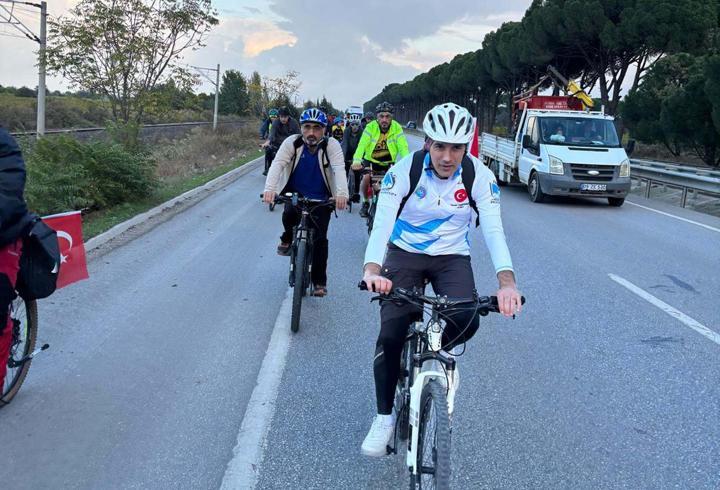 Cumhuriyetin 103'üncü yılında 103 kilometre pedal çevirdiler